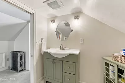 20 Delaware Ave, Pittsfield, MA 01201 - Photo 43