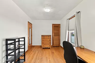 20 Delaware Ave, Pittsfield, MA 01201 - Photo 29