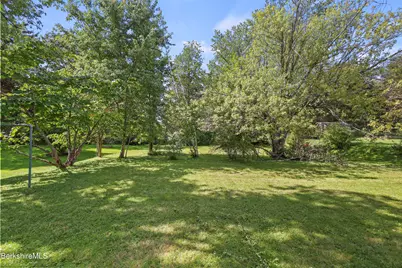 153 Ridgeway Ave, Pittsfield, MA 01201 - Photo 35