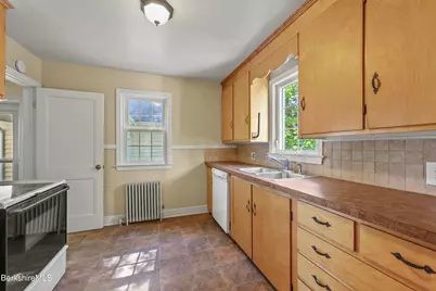 153 Ridgeway Ave, Pittsfield, MA 01201 - Photo 15
