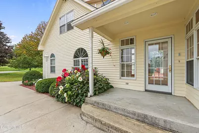 19 Lynne Ct, Lanesborough, MA 01237 - Photo 5