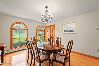 19 Lynne Ct, Lanesborough, MA 01237 - Photo 17