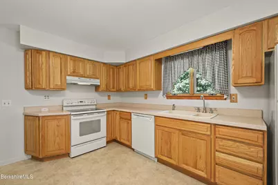 341 Cheshire Rd, Pittsfield, MA 01201 - Photo 17