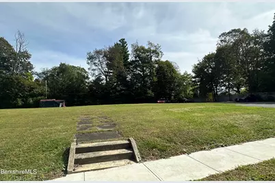 149-153 Bartlett Ave, Pittsfield, MA 01201 - Photo 13