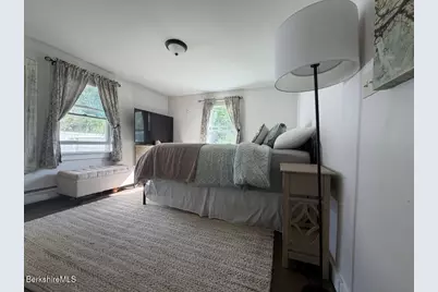 30 Lucille St, Pittsfield, MA 01201 - Photo 7