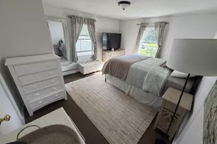 30 Lucille St, Pittsfield, MA 01201 - Photo 9