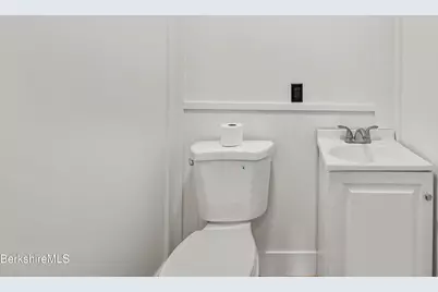 9 Grove St, Adams, MA 01220 - Photo 23