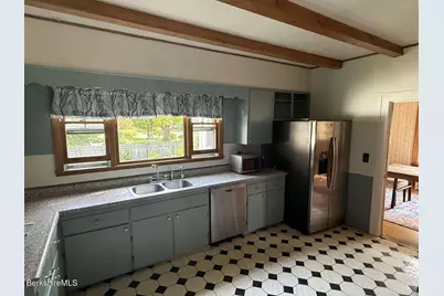 75 Pomeroy Ave, Pittsfield, MA 01201 - Photo 7
