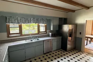 75 Pomeroy Ave, Pittsfield, MA 01201 - Photo 7