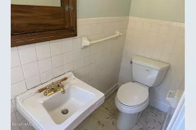 75 Pomeroy Ave, Pittsfield, MA 01201 - Photo 15