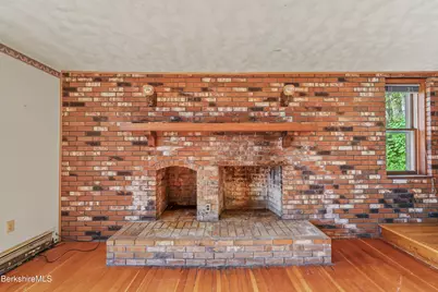 8 Lower Linden St, Adams, MA 01220 - Photo 9