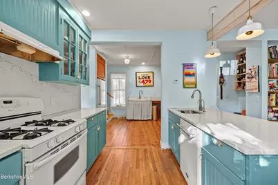 1081 West St, Pittsfield, MA 01201 - Photo 17
