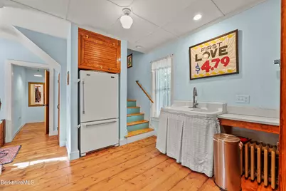 1081 West St, Pittsfield, MA 01201 - Photo 23
