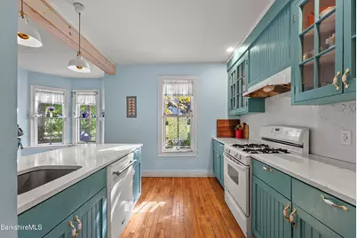 1081 West St, Pittsfield, MA 01201 - Photo 19