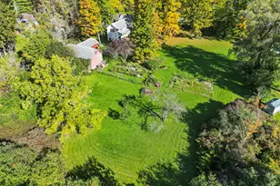 1081 West St, Pittsfield, MA 01201 - Photo 5