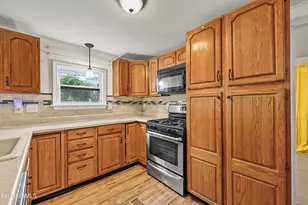 6 Brierwood Ln, Pittsfield, MA 01201 - Photo 9