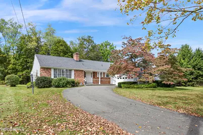 8 Clydesdale Dr, Pittsfield, MA 01201 - Photo 1