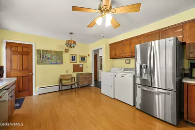 8 Clydesdale Dr, Pittsfield, MA 01201 - Photo 13