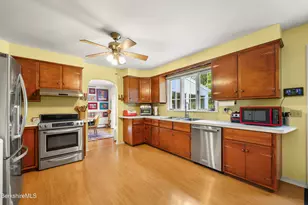 8 Clydesdale Dr, Pittsfield, MA 01201 - Photo 11