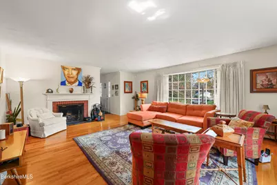 8 Clydesdale Dr, Pittsfield, MA 01201 - Photo 5