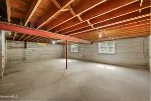 8 Clydesdale Dr, Pittsfield, MA 01201 - Photo 25