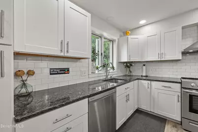 4 Caratina Dr, Pittsfield, MA 01201 - Photo 9