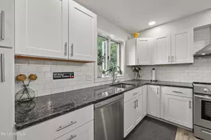 4 Caratina Dr, Pittsfield, MA 01201 - Photo 9