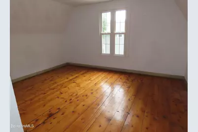 127 Depot St, Cheshire, MA 01225 - Photo 15