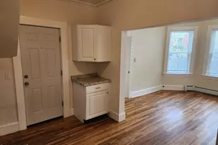 39 Onota St, Pittsfield, MA 01201 - Photo 9