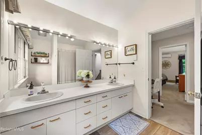 9123 Mountainside Dr, Hancock, MA 01237 - Photo 35