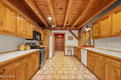 525 Rote Hill Rd, Sheffield, MA 01257 - Photo 17