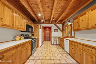 525 Rote Hill Rd, Sheffield, MA 01257 - Photo 17