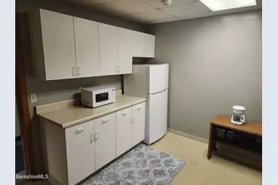 266 Unit 4 North St, Cheshire, MA 01225 - Photo 3