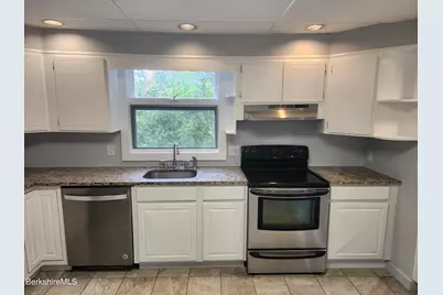 126 High St, Pittsfield, MA 01201 - Photo 5