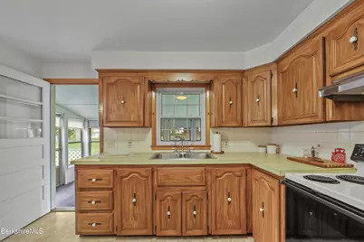 25 Brighton Ave, Pittsfield, MA 01201 - Photo 13