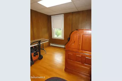 9 Summer St, Adams, MA 01220 - Photo 21