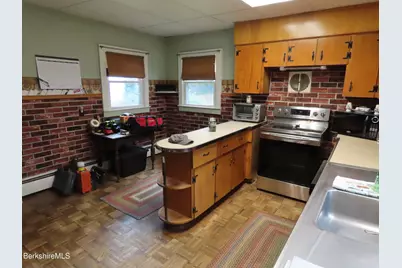 9 Summer St, Adams, MA 01220 - Photo 9