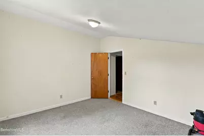85 Clarendon St, Pittsfield, MA 01201 - Photo 25