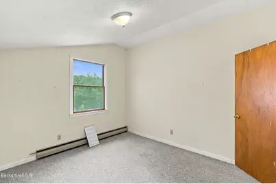 85 Clarendon St, Pittsfield, MA 01201 - Photo 27