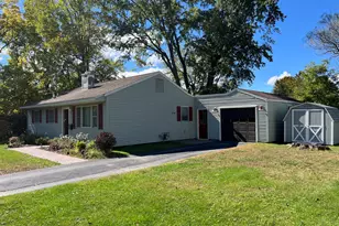 43 Doreen St, Pittsfield, MA 01201 - Photo 3