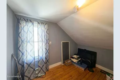 36 Randall St, Adams, MA 01220 - Photo 15