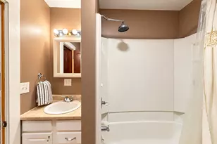 41 Quincy St, North Adams, MA 01247 - Photo 31