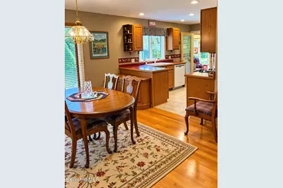 102 Tor Ct, Pittsfield, MA 01201 - Photo 5
