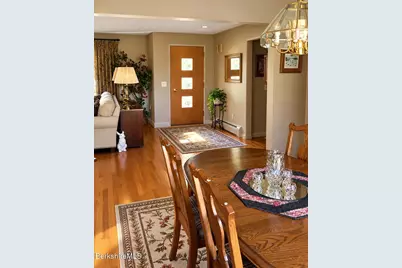 102 Tor Ct, Pittsfield, MA 01201 - Photo 9