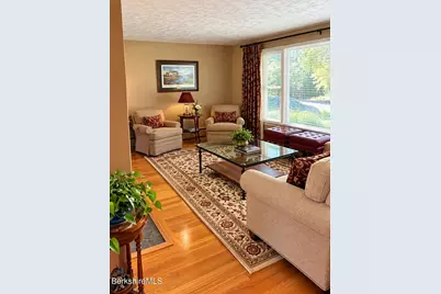 102 Tor Ct, Pittsfield, MA 01201 - Photo 7