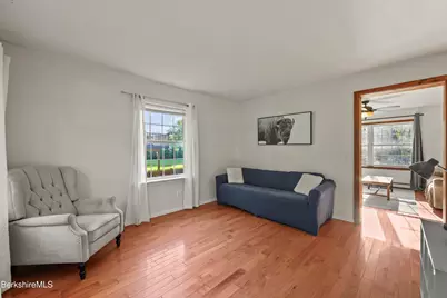 9 Redmond Ln, Pittsfield, MA 01201 - Photo 5