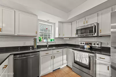 9 Redmond Ln, Pittsfield, MA 01201 - Photo 19