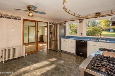 20 Alfred Dr, Pittsfield, MA 01201 - Photo 7