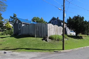 111 Franklin St, North Adams, MA 01247 - Photo 35