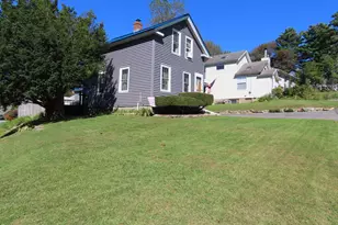 111 Franklin St, North Adams, MA 01247 - Photo 37